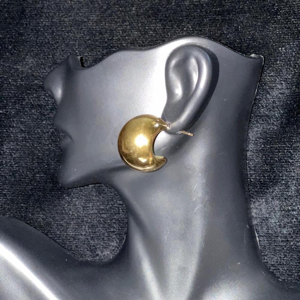 💕New💕 Gold Earrings